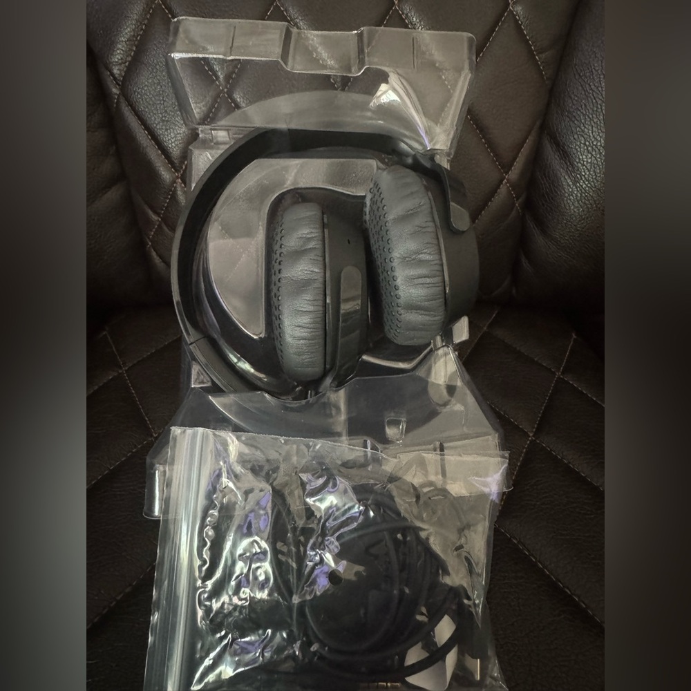 Skullcandy Riff 2 Wireless Headphones - Black and Pink Used Few times Like New - Picture 4 of 4
